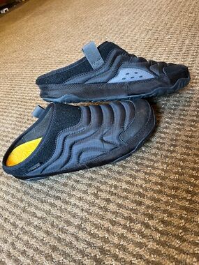 🖤🔥Teva ReEmber Terrain Slip On. Men’s size 9. Women’s Size 11. EUC!🔥🖤